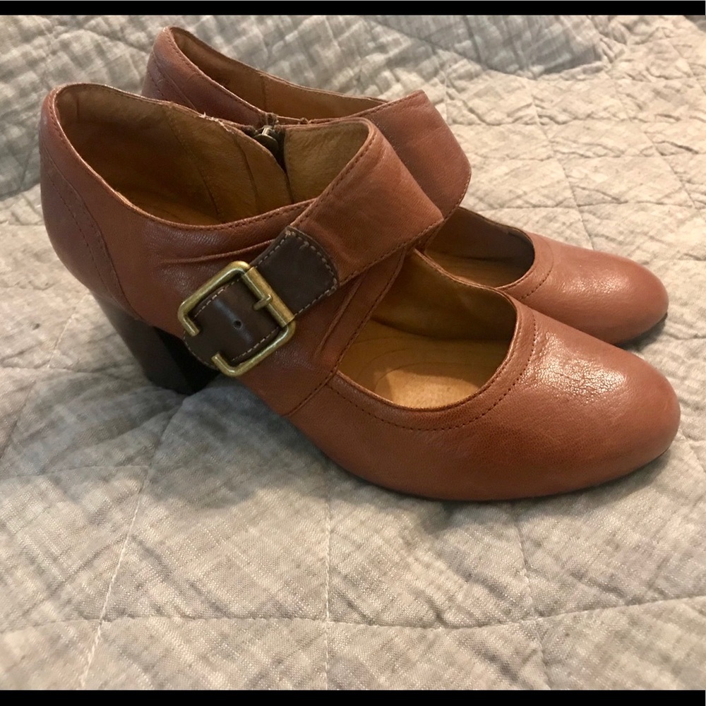 Clarks Indigo Mary Jane heels